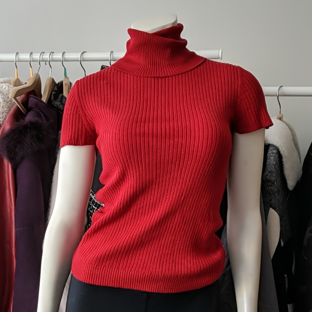 Red Short Sleeve Knit Turtleneck Sweater Shirt